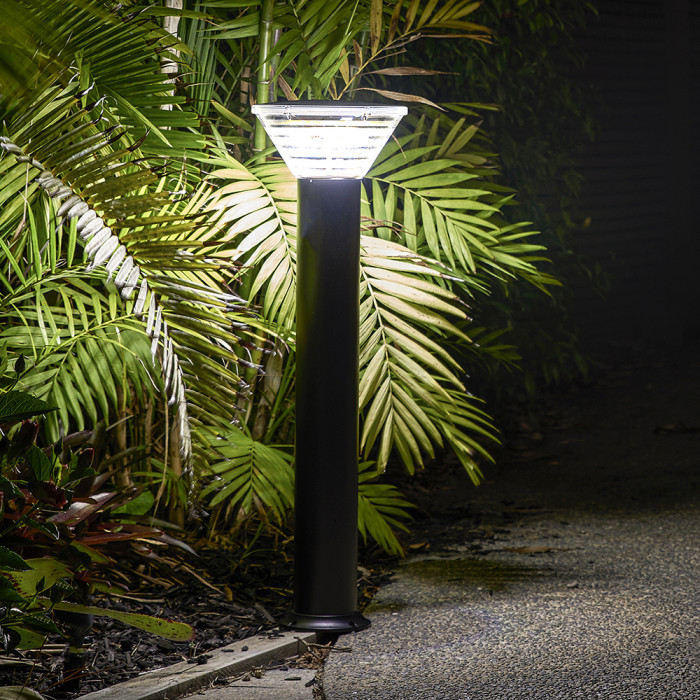 PVB700 BL Insitu Vita Garden Bollard 1 Web Rez