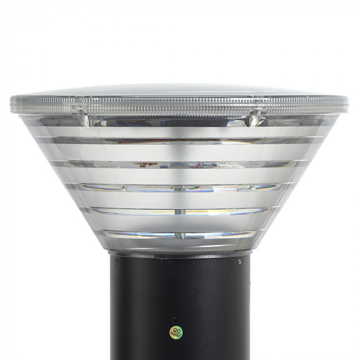 PVB700 Vita Solar Bollard Close Up Web Rez